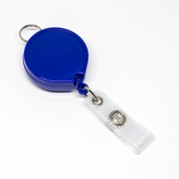 Blå, praktisk 35 mm yoyo med nylonsnor, bælteclip på bagsiden, metaltryklås på båndet og ring til f.eks. en lanyard.